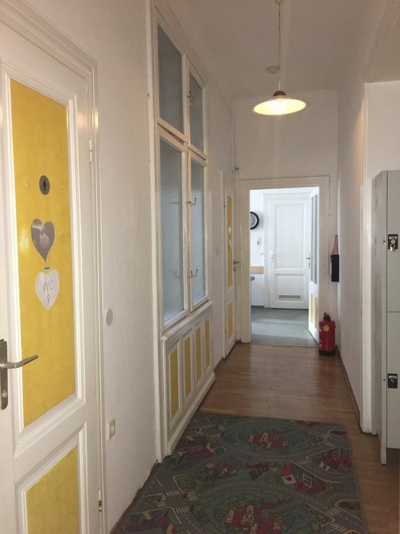 Chichilli Hostel Wien Exterior foto