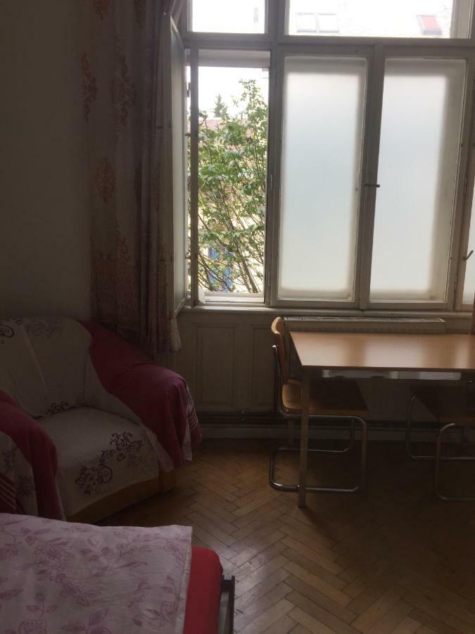 Chichilli Hostel Wien Exterior foto