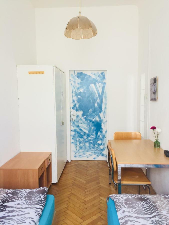 Chichilli Hostel Wien Exterior foto